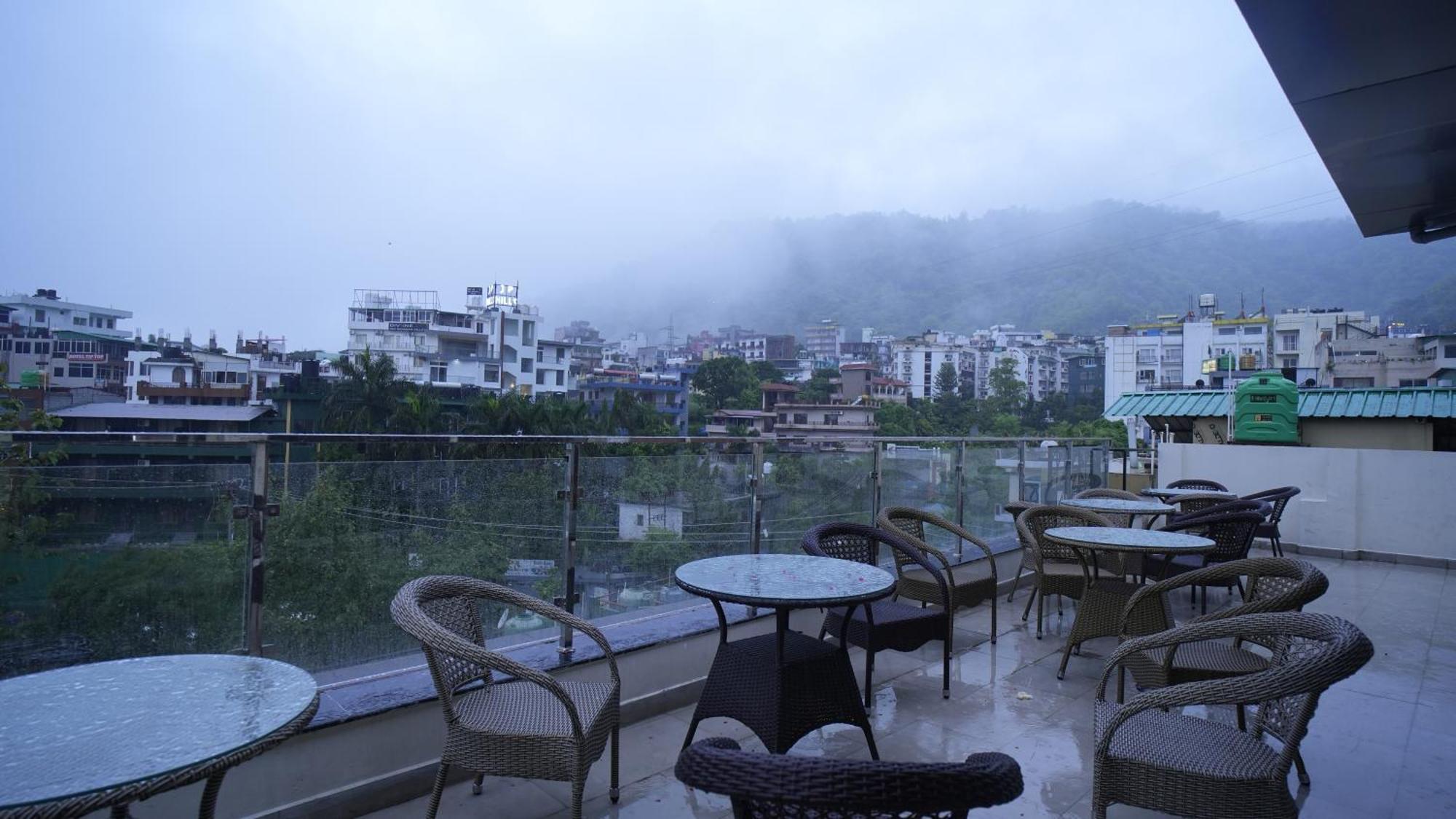 Hotel Lords Valley Rishikesh Bagian luar foto