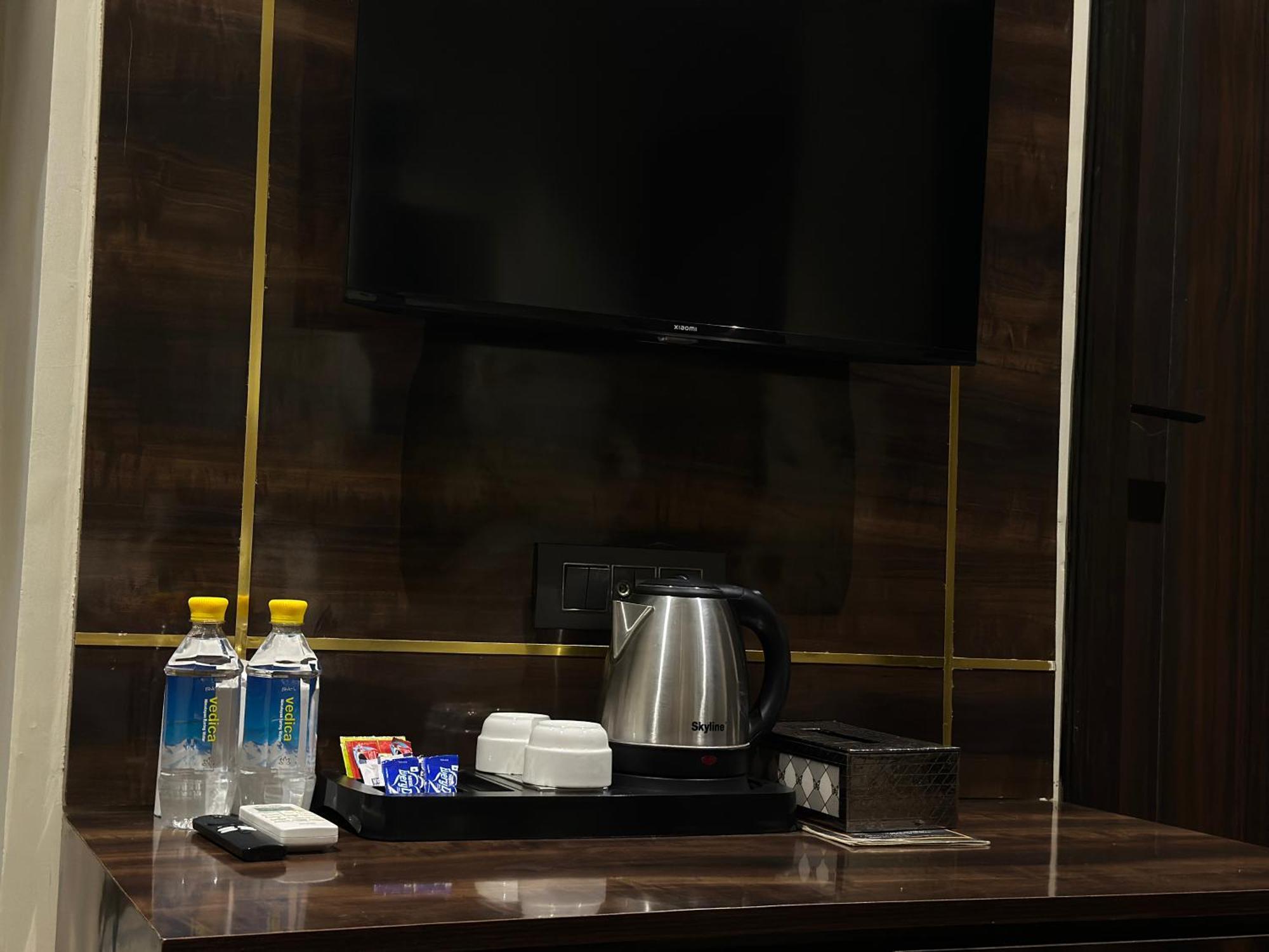 Hotel Lords Valley Rishikesh Bagian luar foto