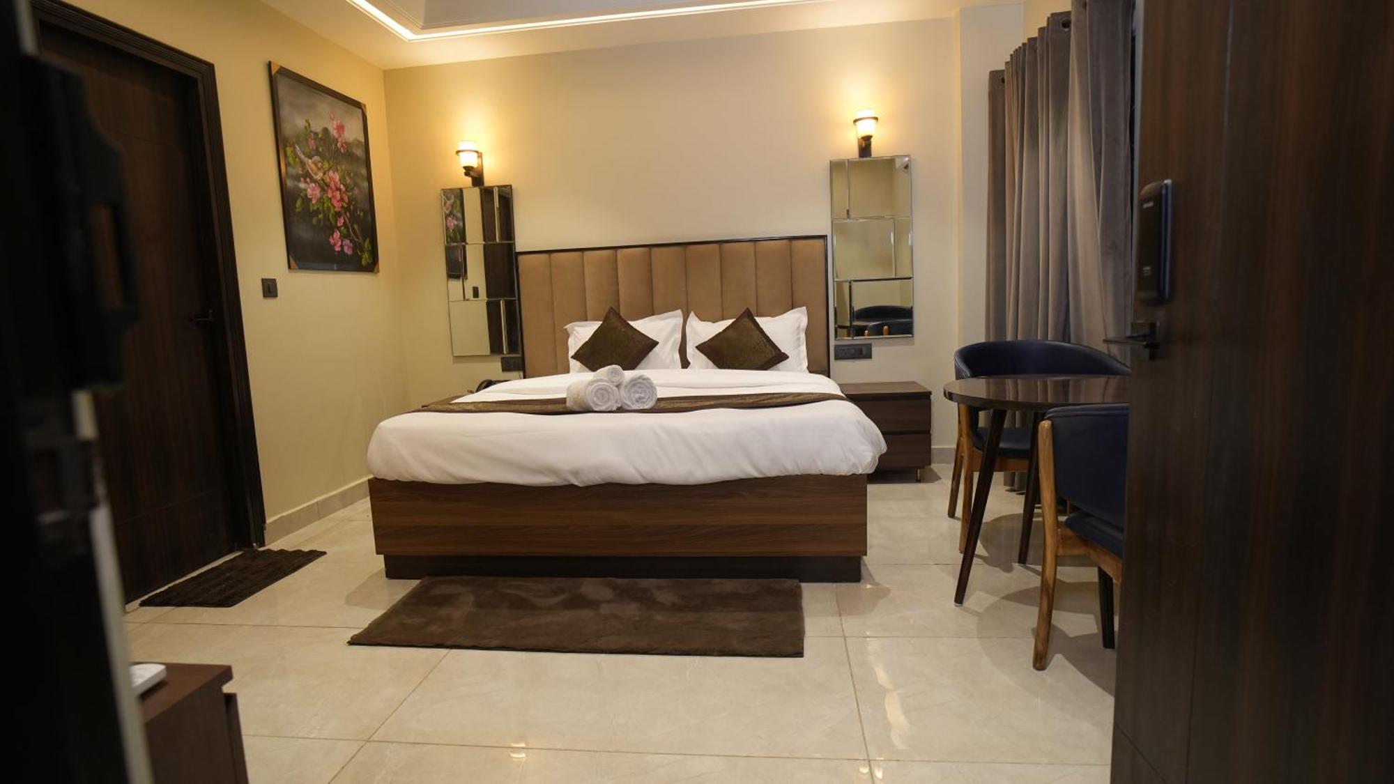 Hotel Lords Valley Rishikesh Bagian luar foto