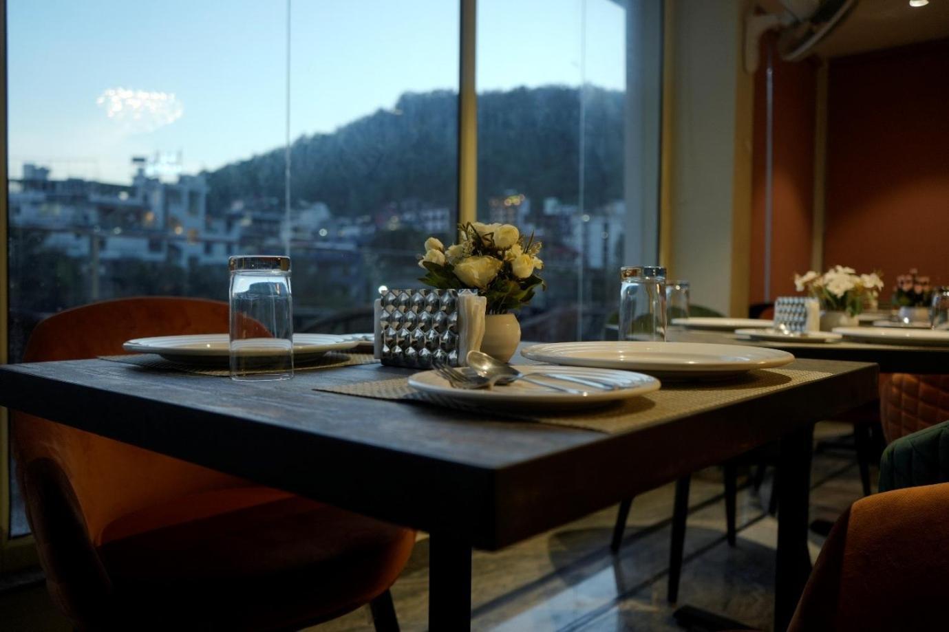 Hotel Lords Valley Rishikesh Bagian luar foto