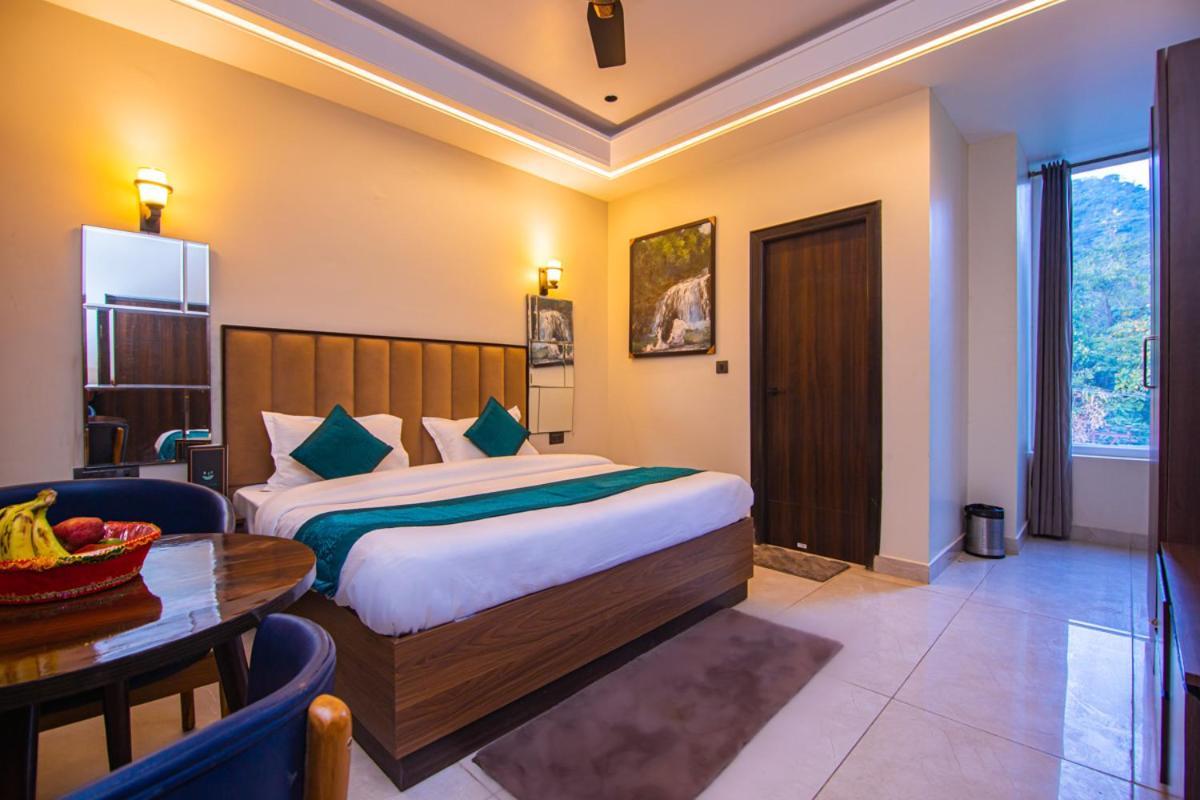 Hotel Lords Valley Rishikesh Bagian luar foto