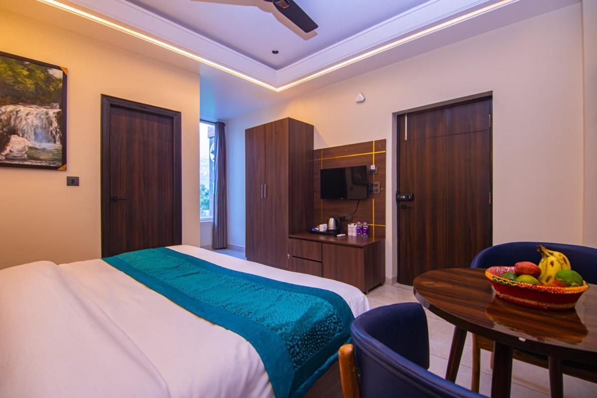Hotel Lords Valley Rishikesh Bagian luar foto