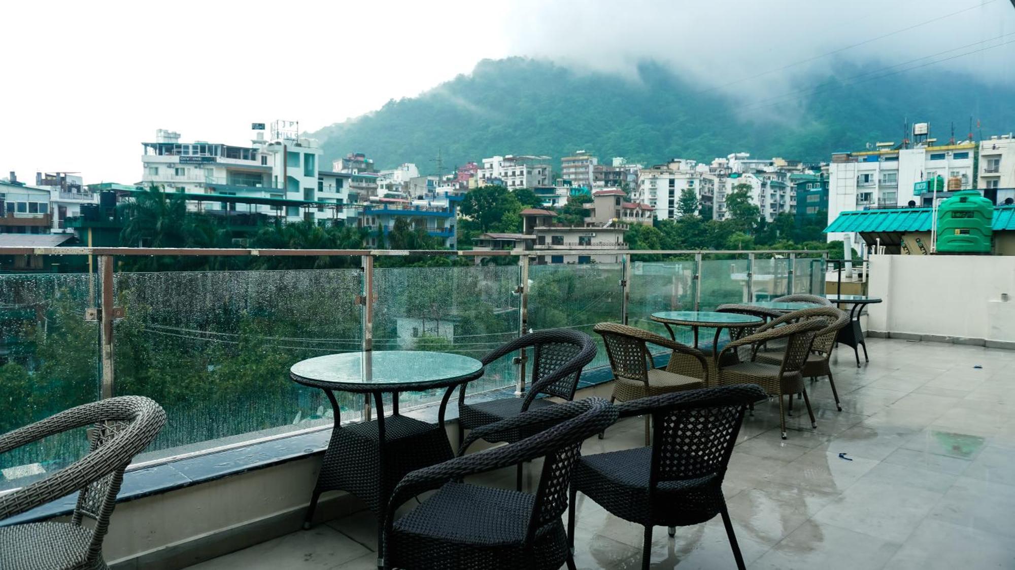 Hotel Lords Valley Rishikesh Bagian luar foto