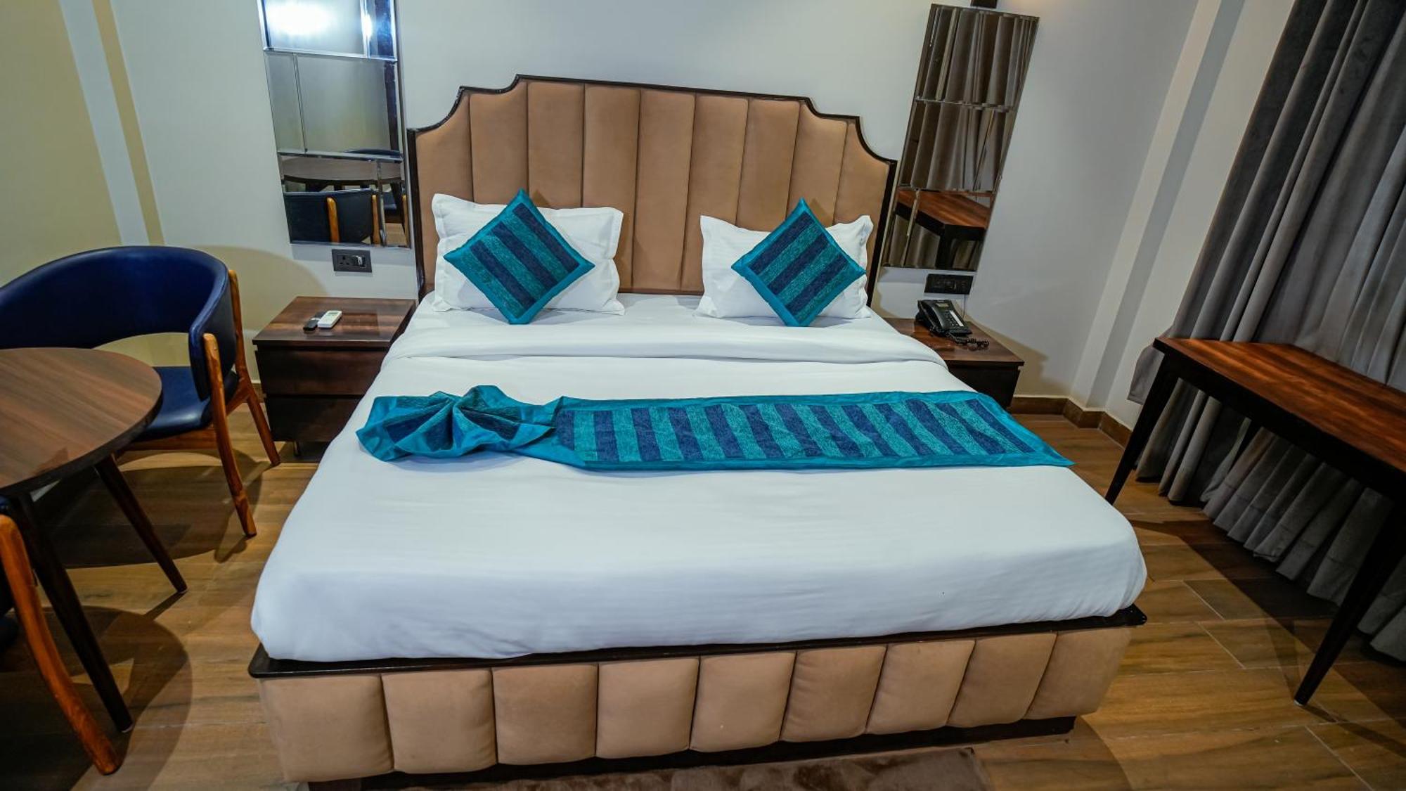 Hotel Lords Valley Rishikesh Bagian luar foto