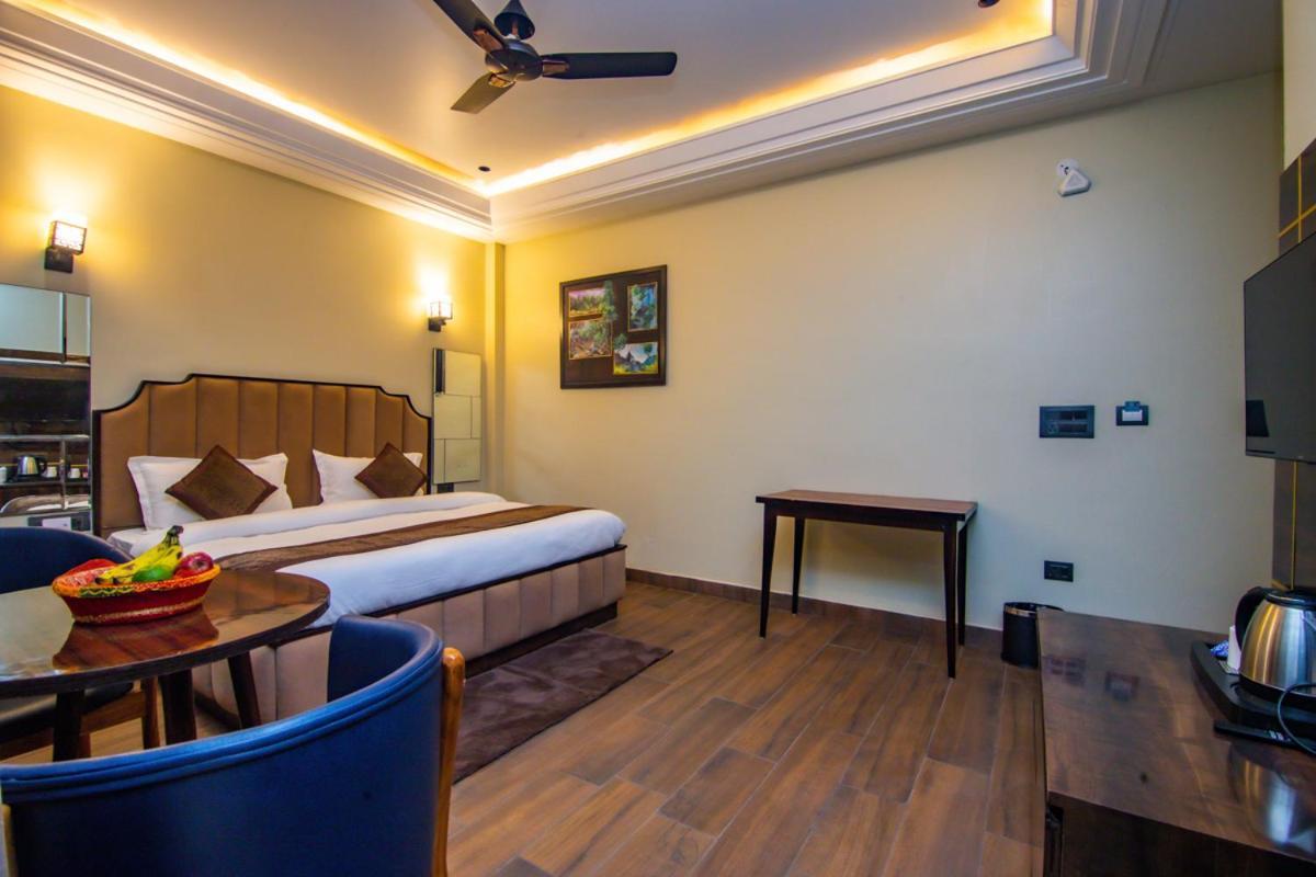 Hotel Lords Valley Rishikesh Bagian luar foto